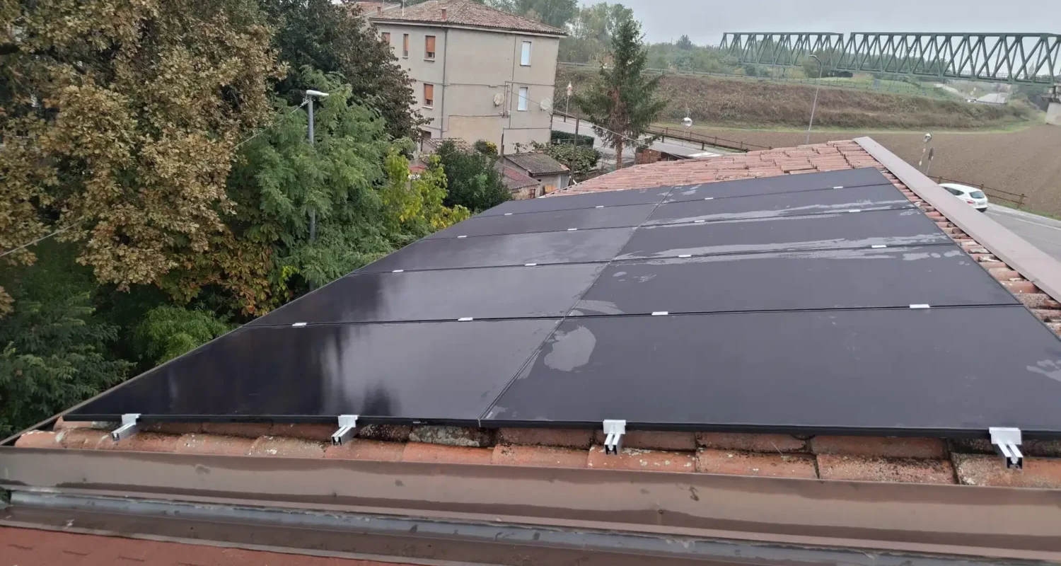 cliente-soddisfatto-impianto-fotovoltaico-37 - Mirco G. - 5kWp con batteria 5kWh - Bondeno (FE)-2