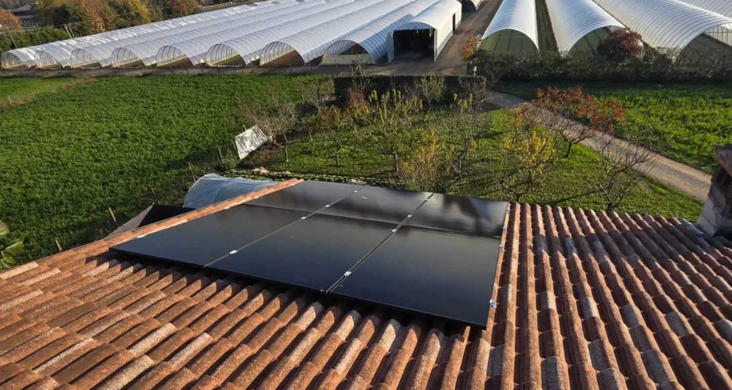 cliente-soddisfatto-impianto-fotovoltaico-41 - Gabriele V. 9kWp con batteria 15kWh Palosco (BG)-2